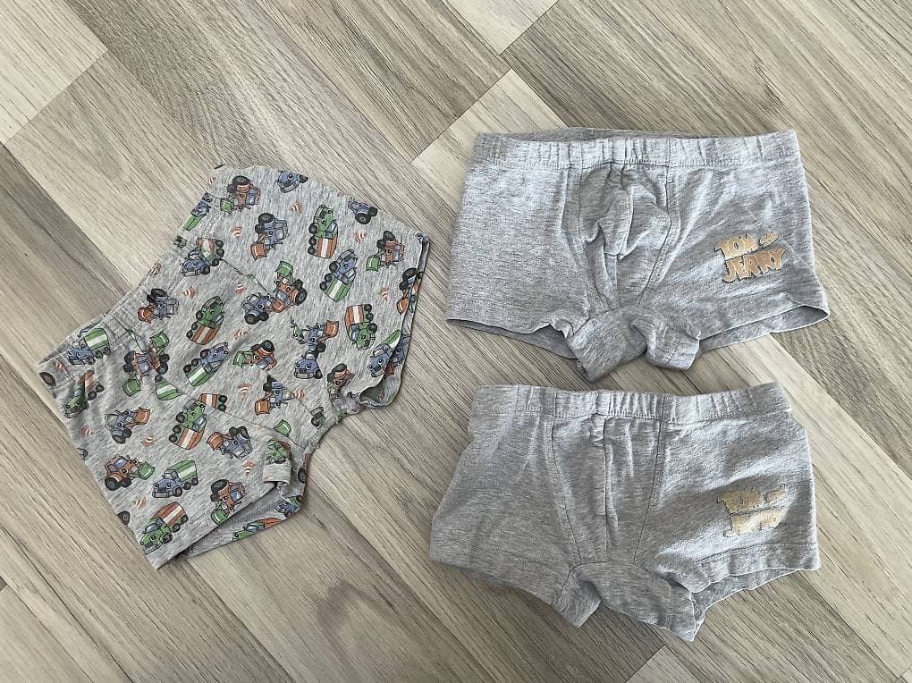 Shortys garçon à donner en 92/98 et 98/104