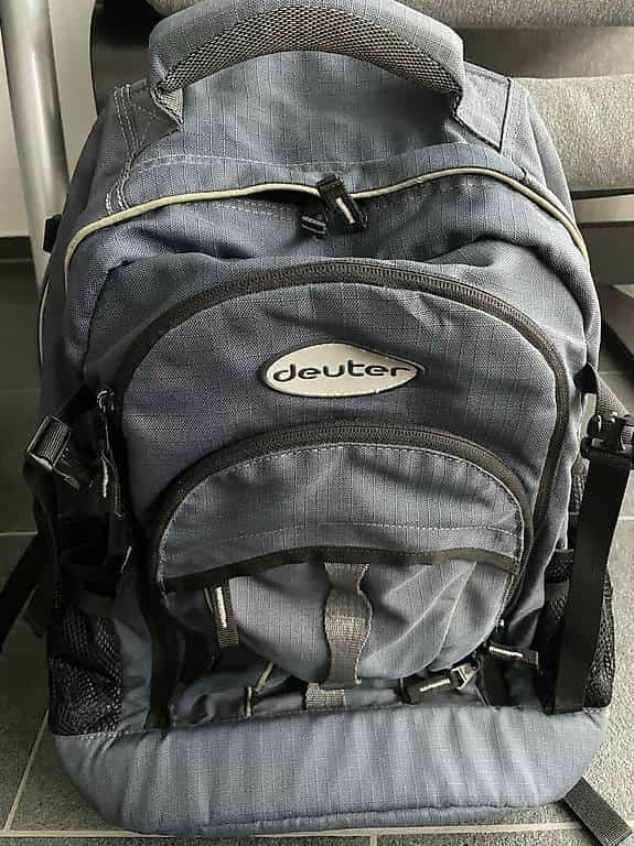 Deuter Rucksack mit Airstripes Rückensystem blau/grau