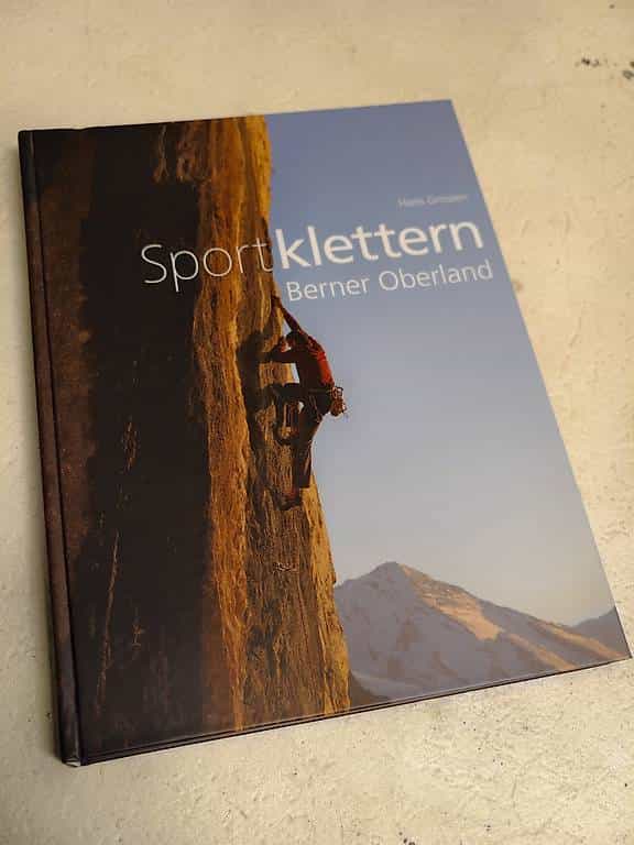Buch mit über 70 Klettergebieten im Berner Oberland