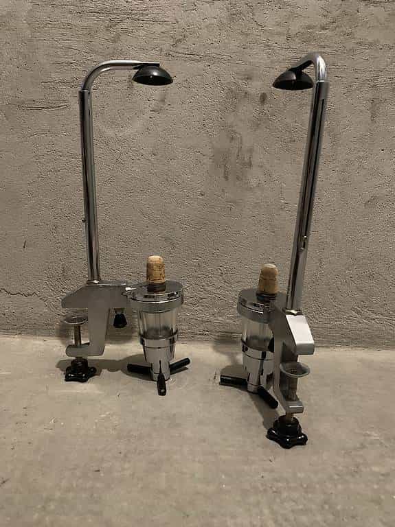 Porte bouteille distributeur d'alcool