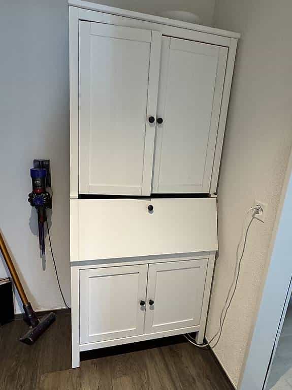Schönes Büromöbel IKEA Hermes mit Oberschrank