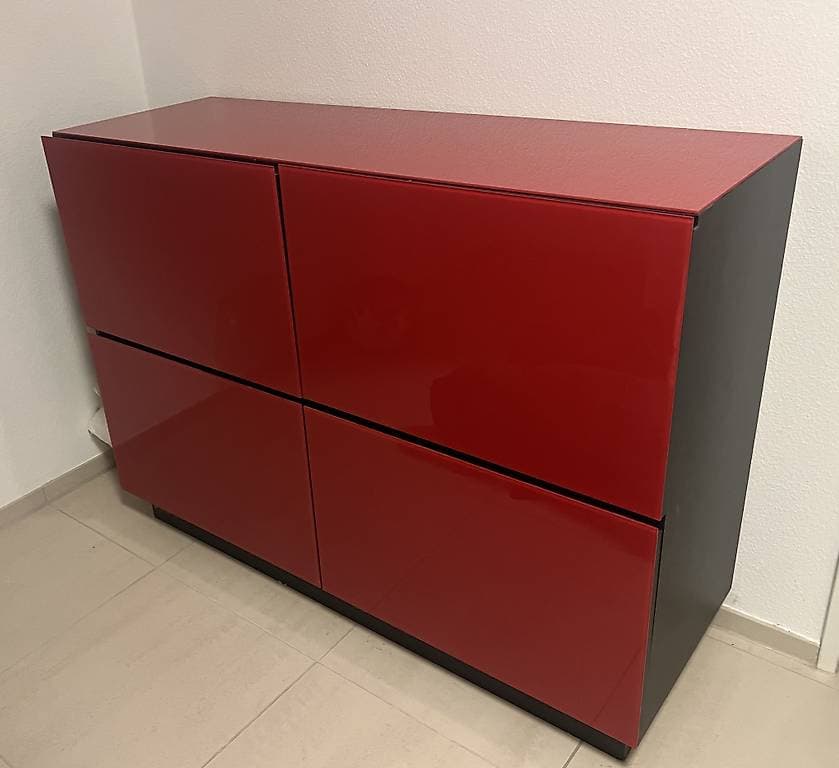 Rotes Möbel, gratis