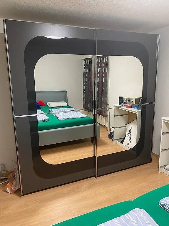 Schlafzimmerschrank