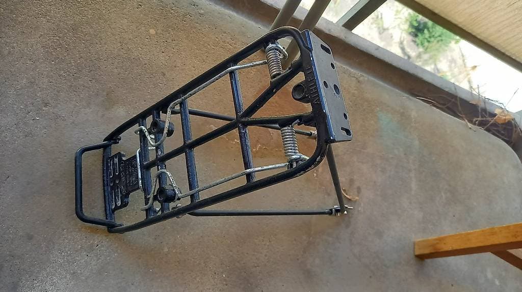 Porte bagage et béquille vélo