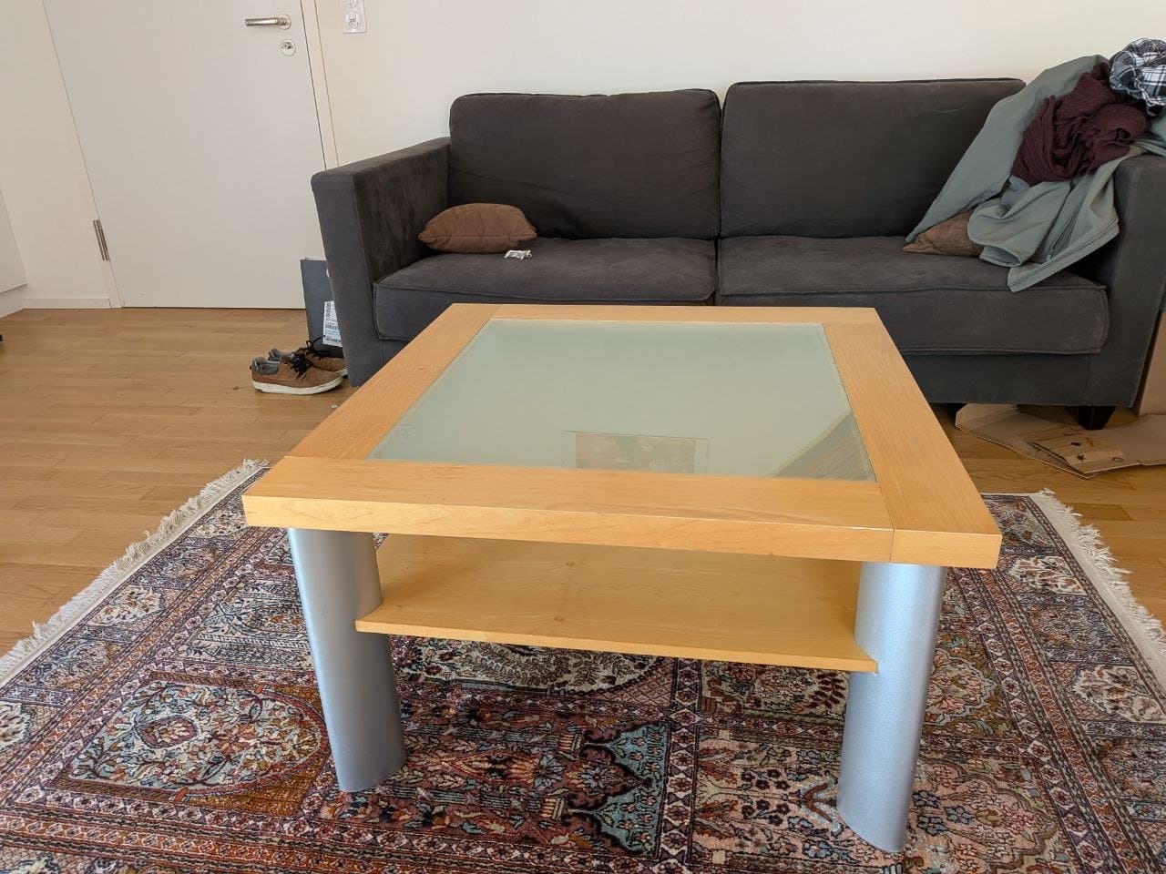 Wohnzimmertisch