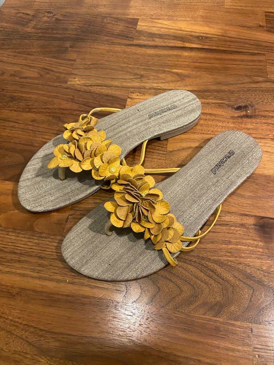 Decorative Slip-on Slippers