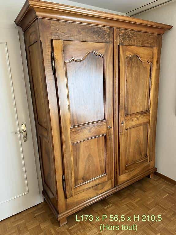 Armoire vaudoise (?) à donner