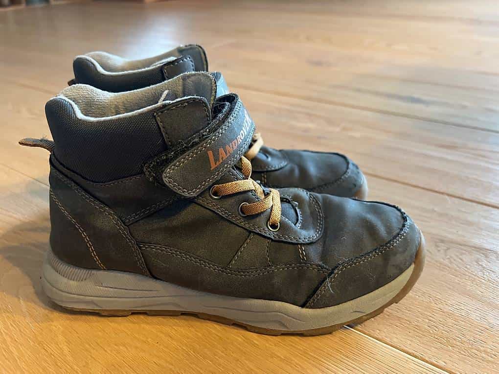 Chaussures montantes à donner
