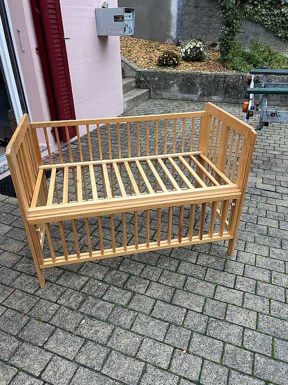 lit enfant 125/65 cm tout bois. barrière relevable