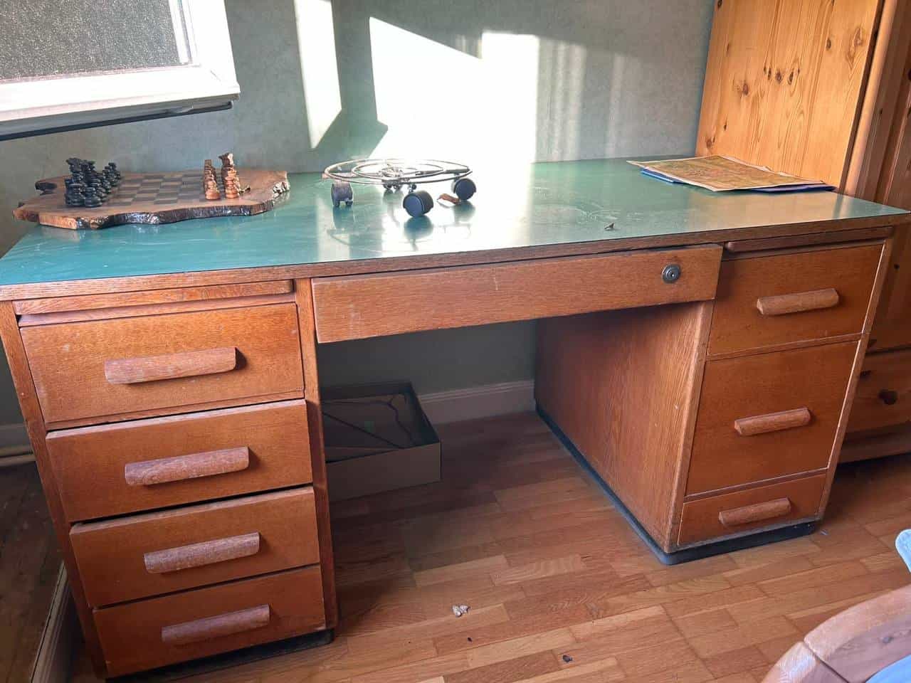 Diverse hübsche Holzmöbel