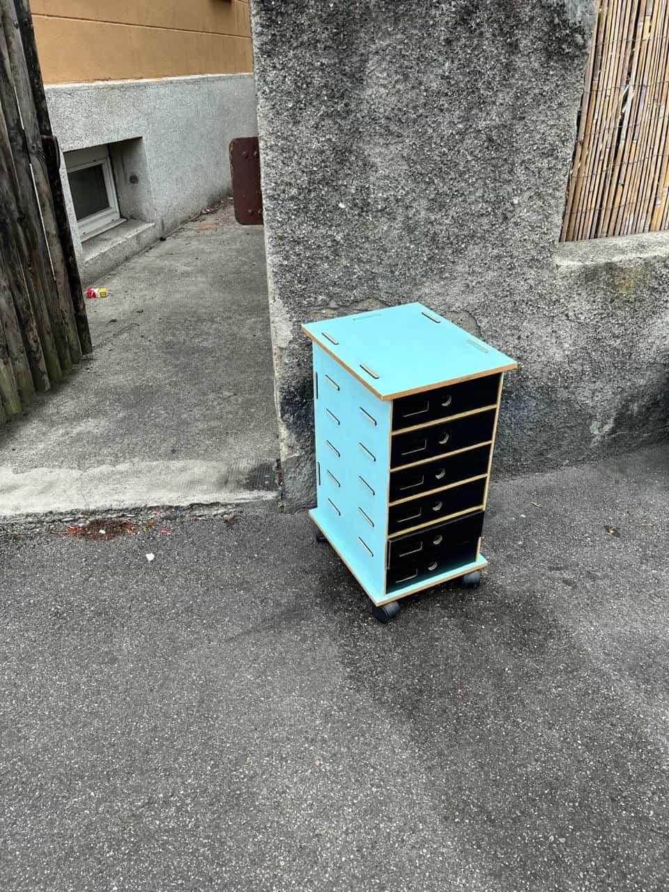 Kinderkleiderschrank