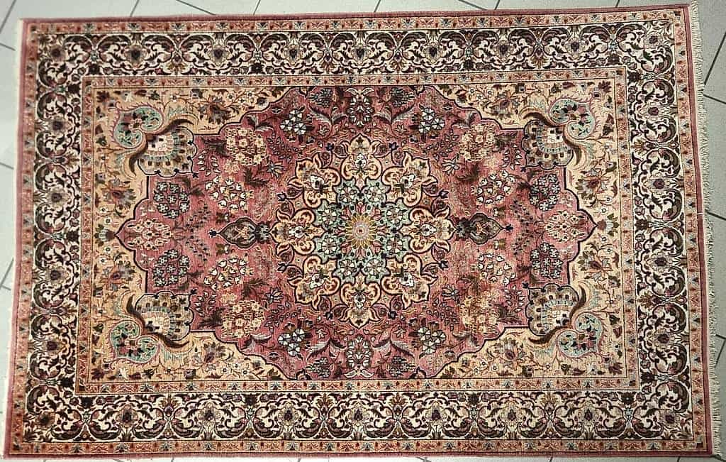 Seidenteppich aus Indien 123cm x 182cm