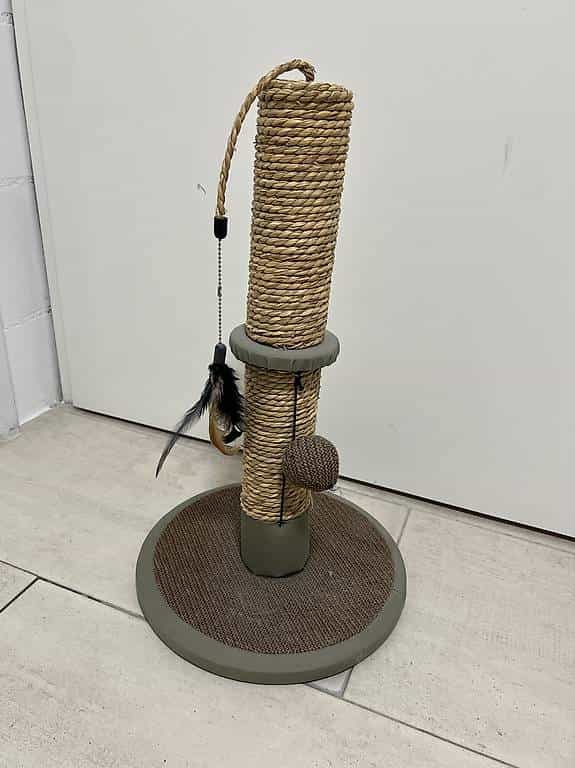 Kratz- & Spielturm klein