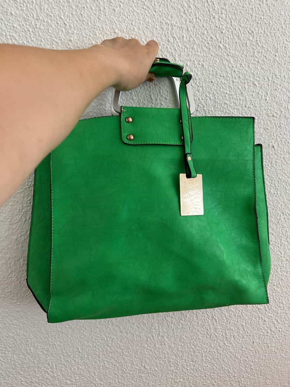 Grüne Ledertasche