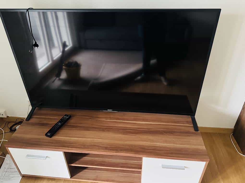 Sony Bravia 65'' mit Lowboard GRATIS