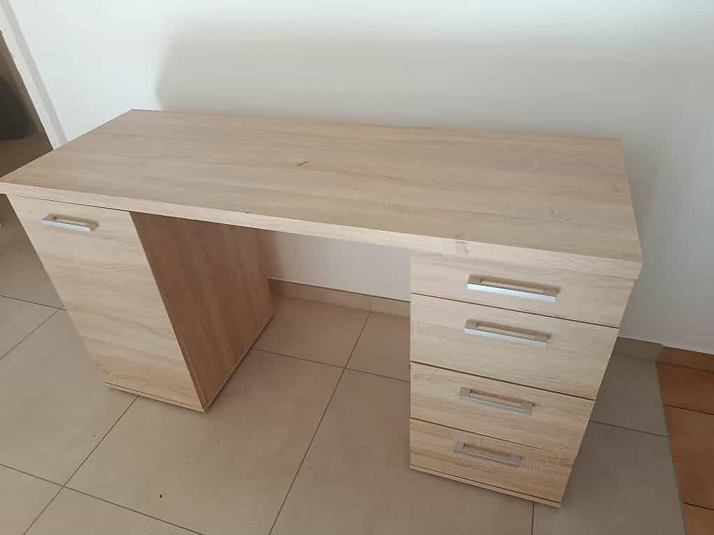 Scrivania colore rovere 138x50xh.75