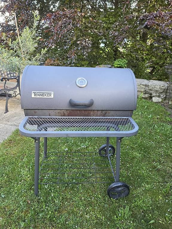 Grille à charbon, barbecue