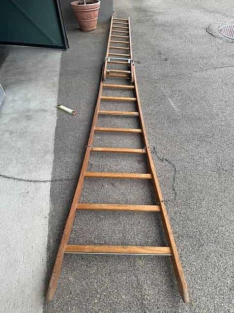 Holzleiter ca. 4.80 m der Firma mobil, ausziehbar