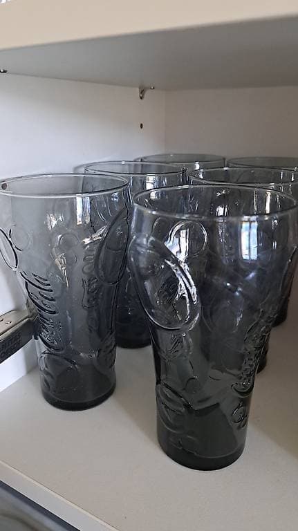 6 schwarze Coca Cola Gläser