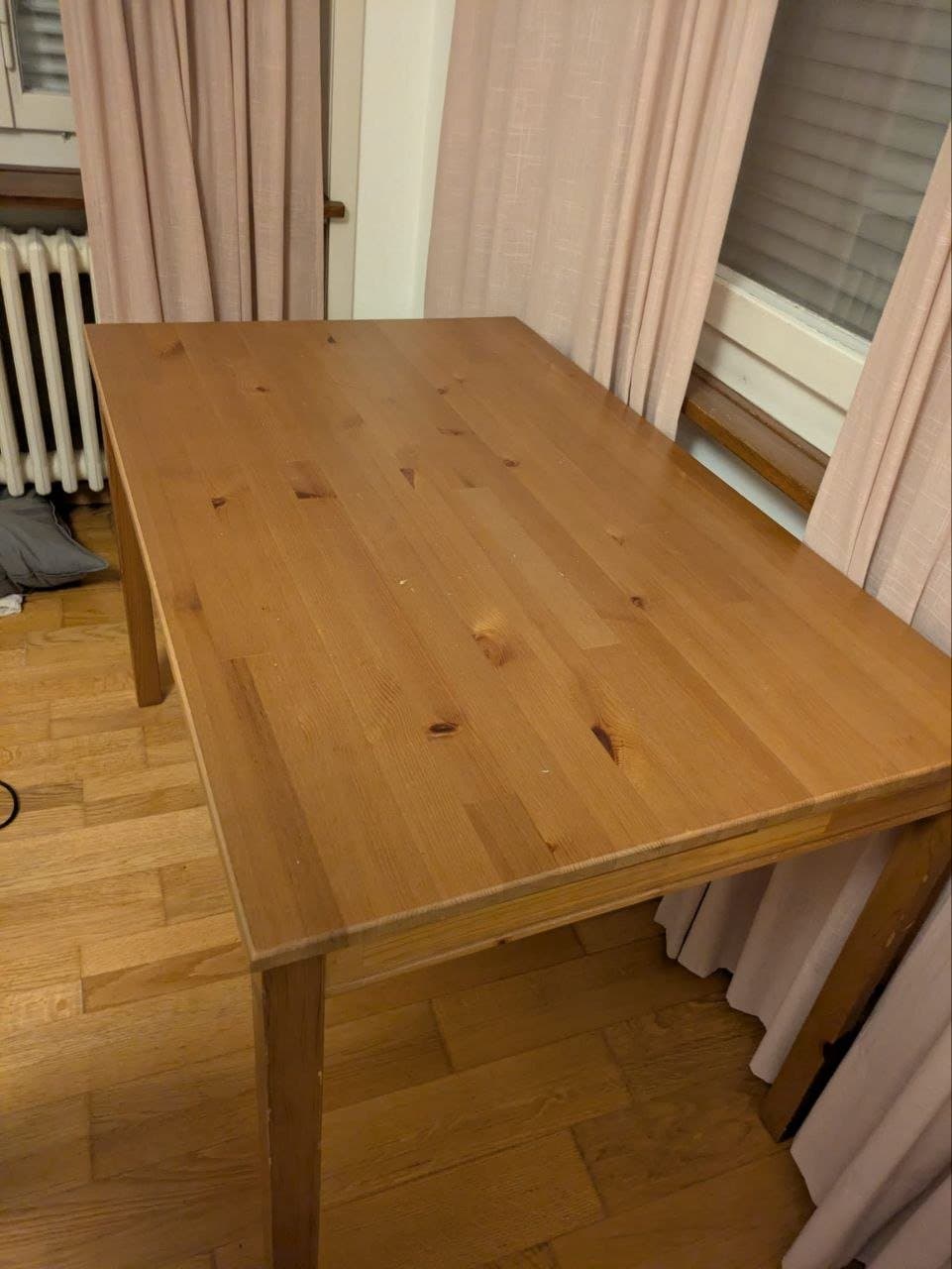 Ikea Jokkmokk Tisch zu verschenken