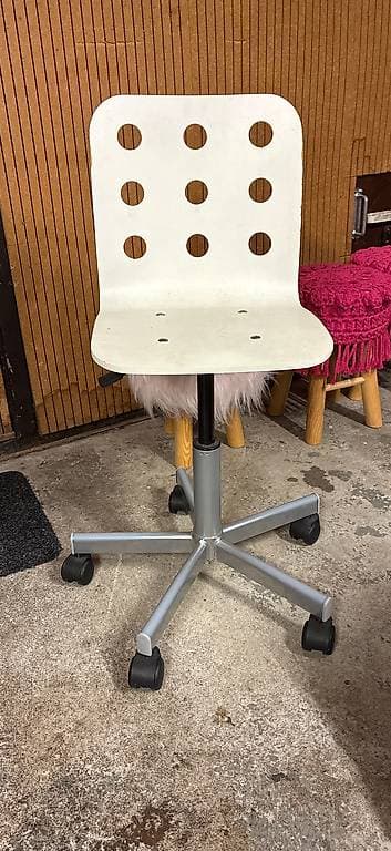Kinderbürostuhl zu verschenken