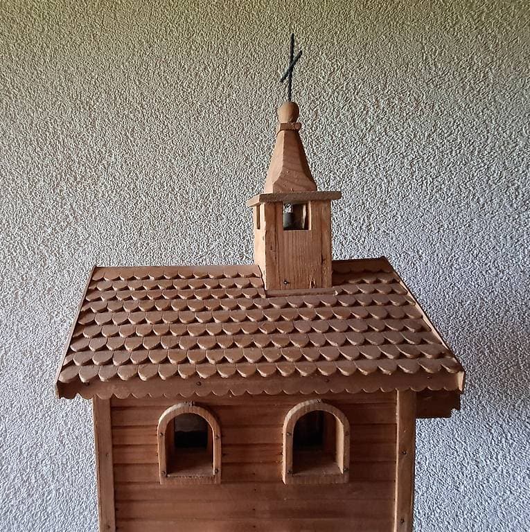 Petite chapelle en bois