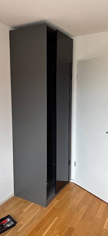 PAX 75x60x236 cm - leerer Schrank