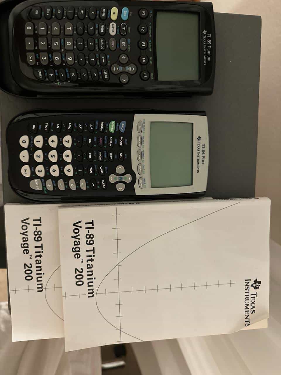 TI-89 Taschenrechner (x2)