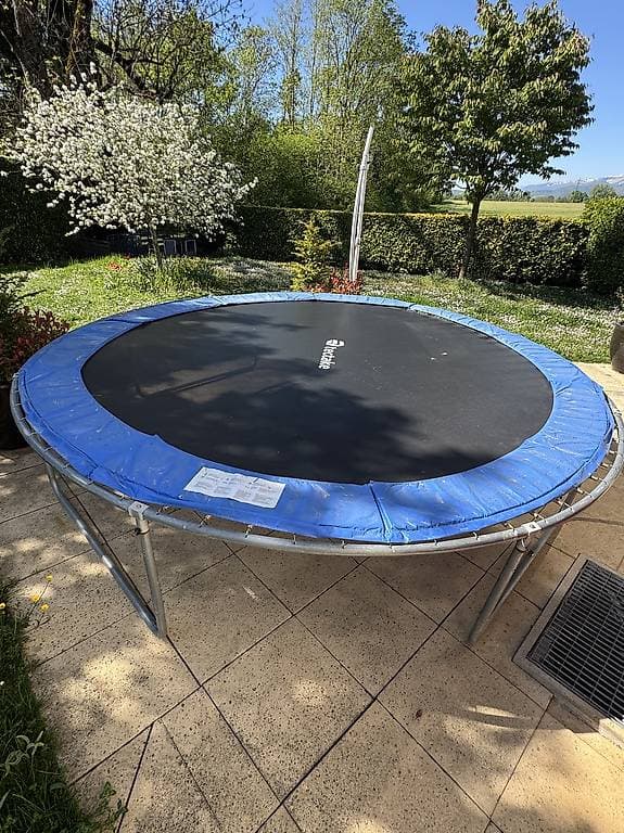 Trampoline à donner