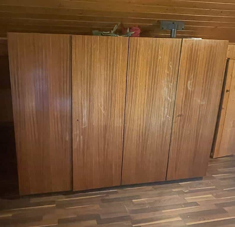 Armoire, commode et tables de chevet