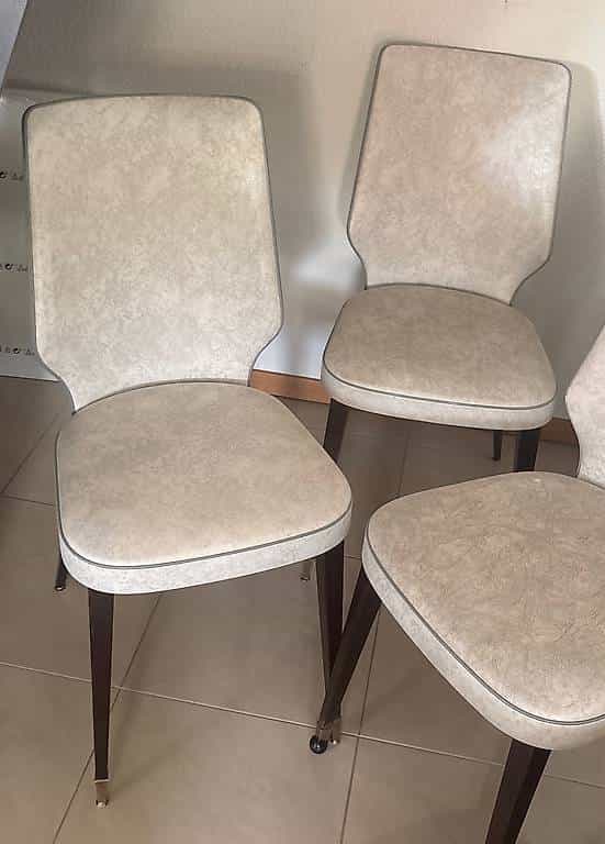 3 chaises des années 80