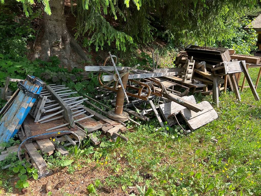 DON anciens outils et objets rustiques en bois