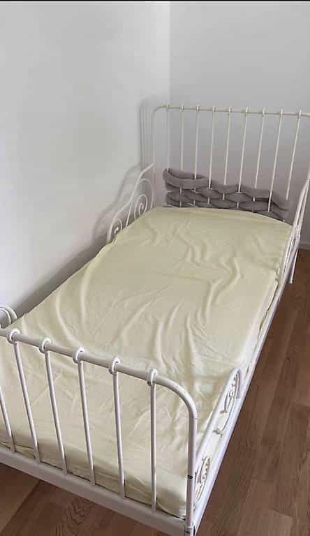 Lit enfant extensible à donner avec matelas déhoussable