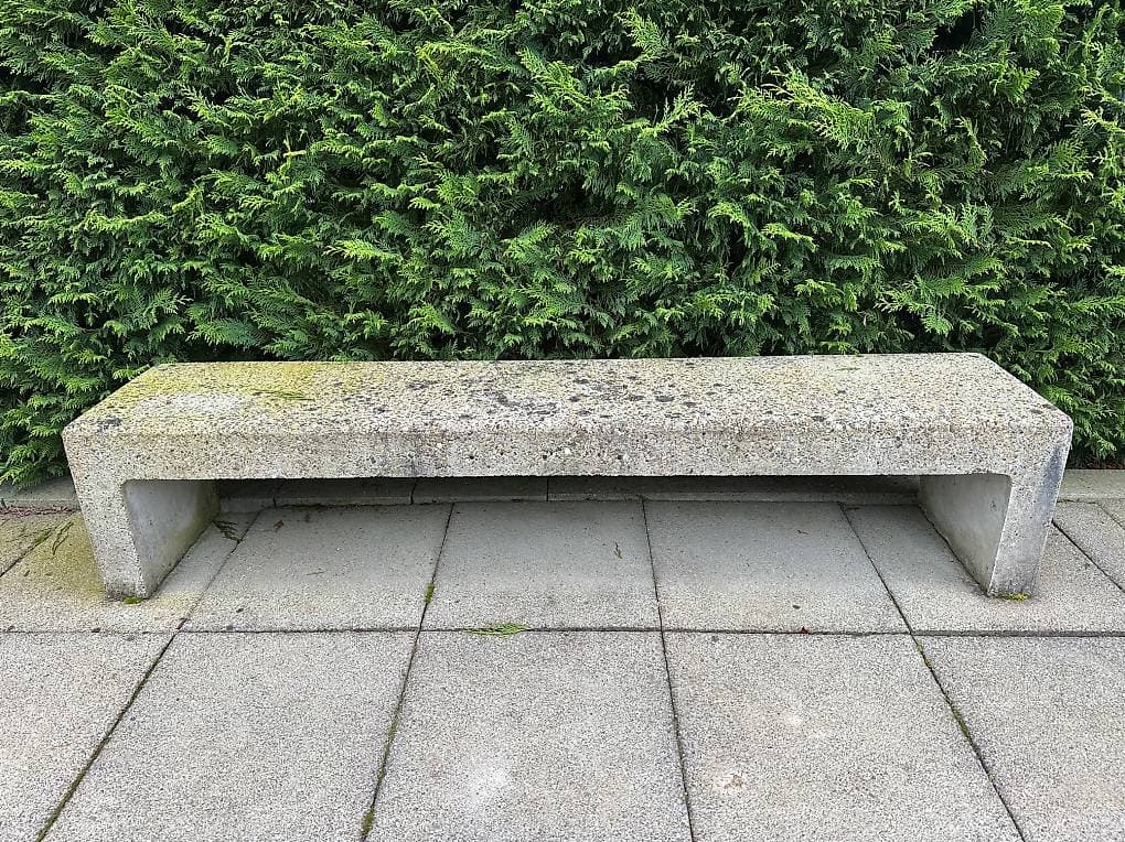 4 massive Betonbänke - gratis abzuholen