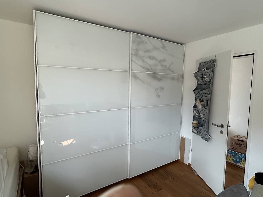 Schiebetür Schrank