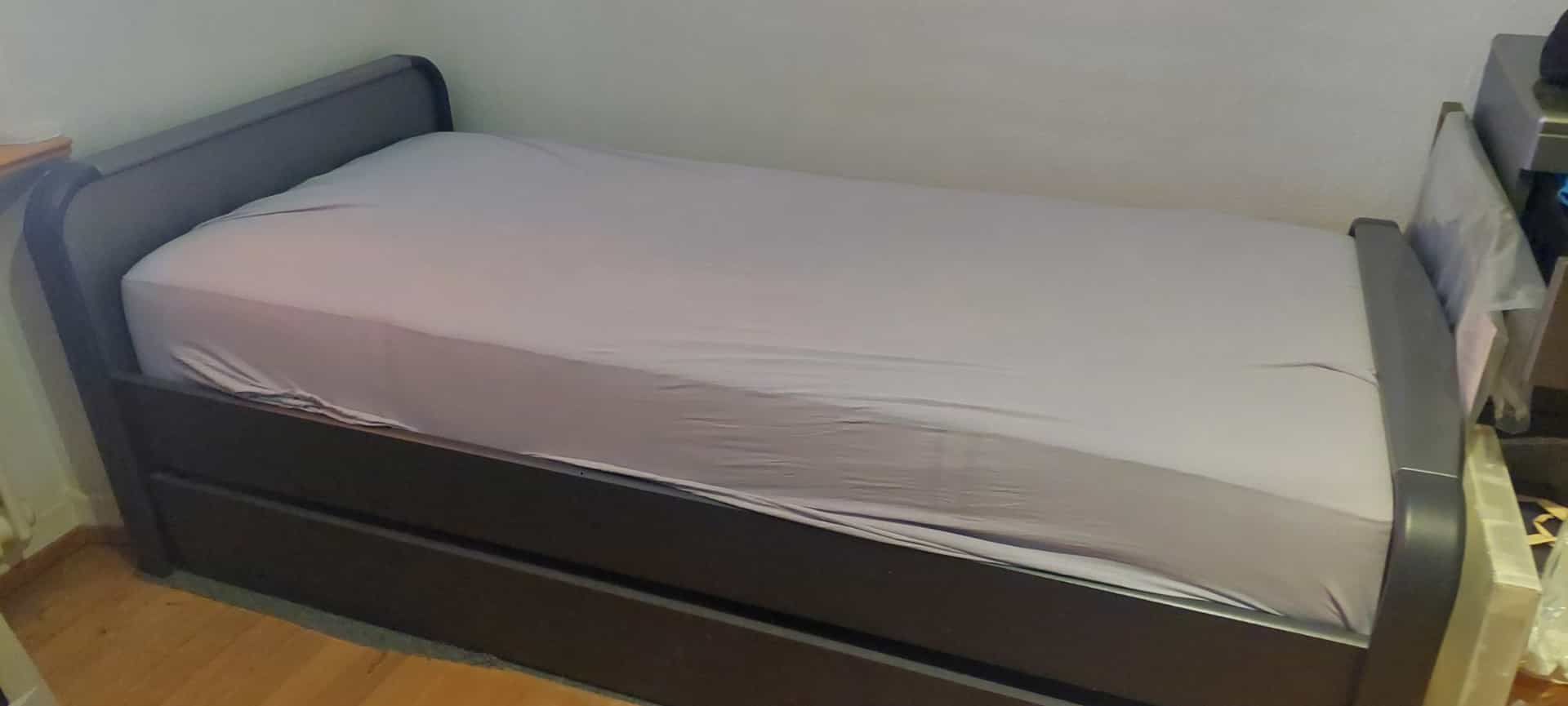 Einzelbett mit Ausziehkasten dunkelgrau