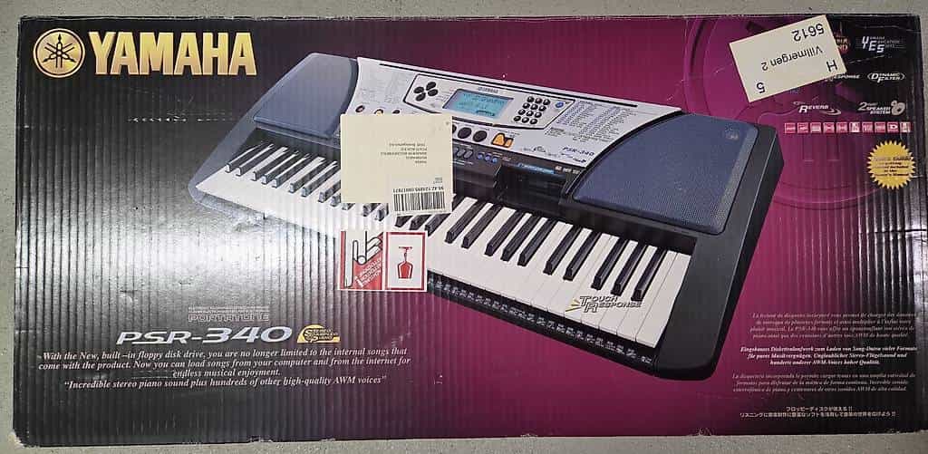Yamaha PSR-340 Keyboard
