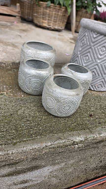 Diverse Beton Übertöpfe