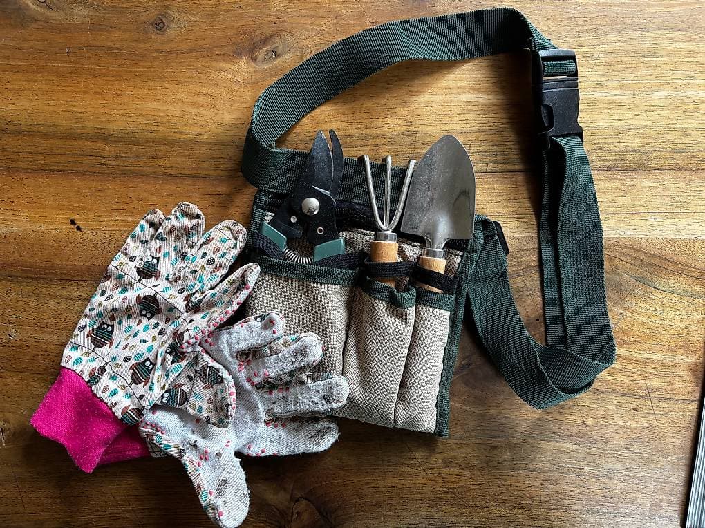 Gartenset für Kind mit Schere/ Hacke/ Schaufel/Handschuhe