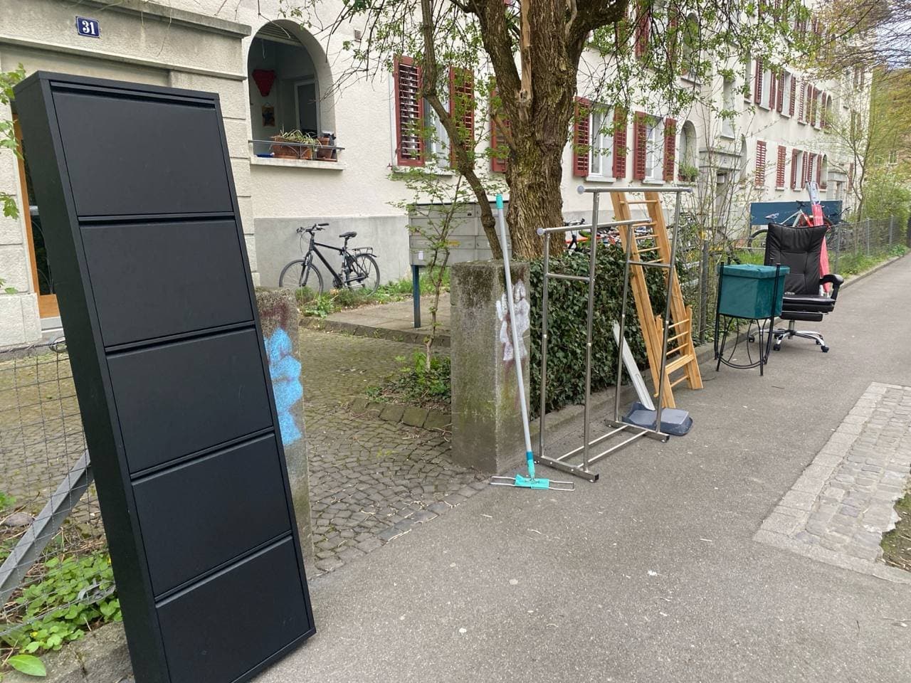 Möbel und Haushaltsgegenstände