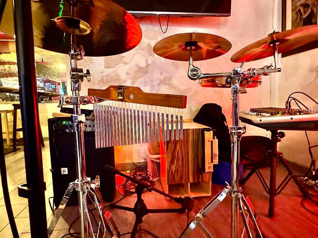 Cajoniste recherche chanteur/guitariste
