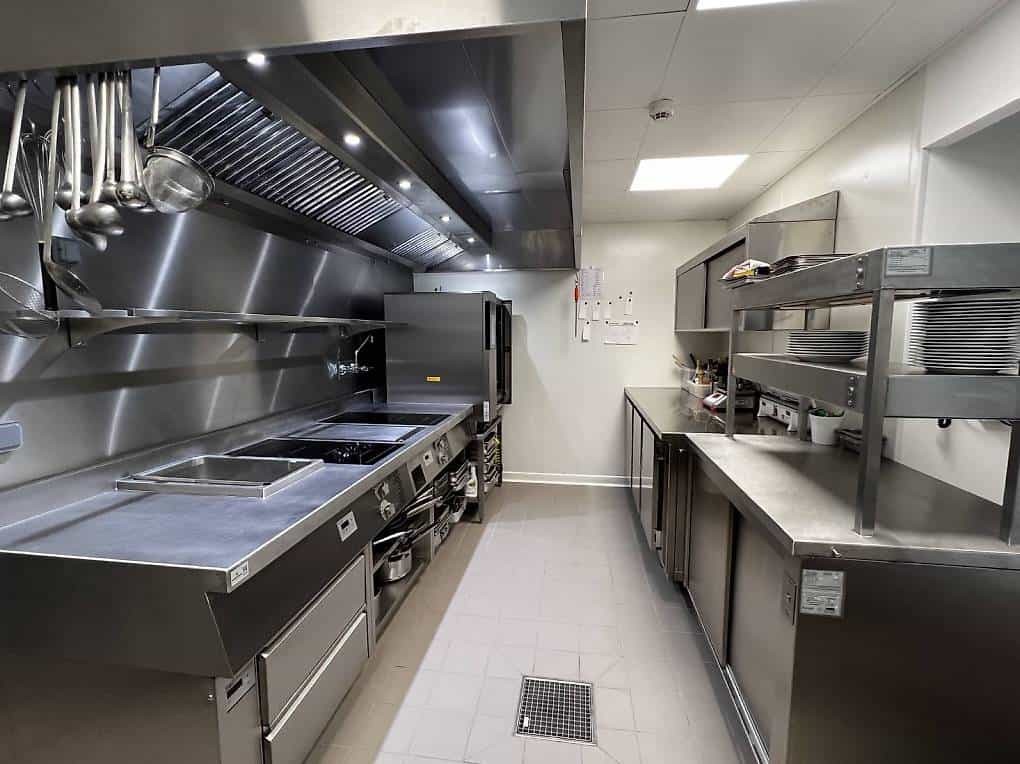 JE RECHERCHE CUISINE PRO À LOUER CANTON DE NEUCH