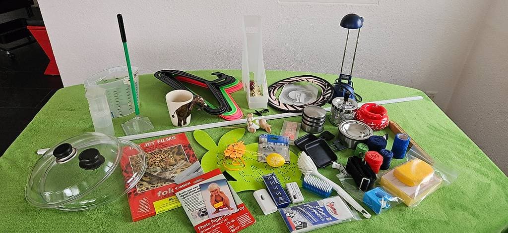 Diverse Haushalt-Utensilien