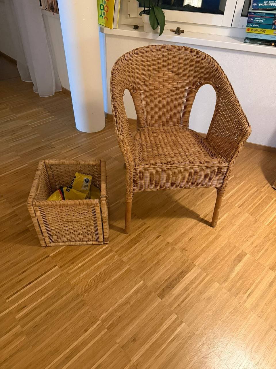 Weidenkorb Sessel mit Beistelltisch