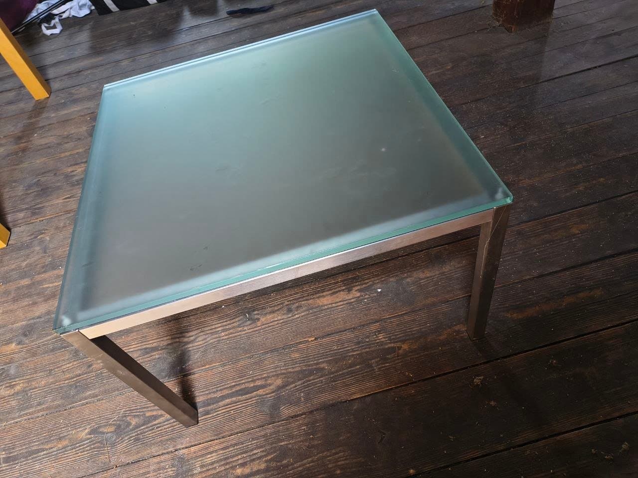 Couchtisch 60x60x40 cm