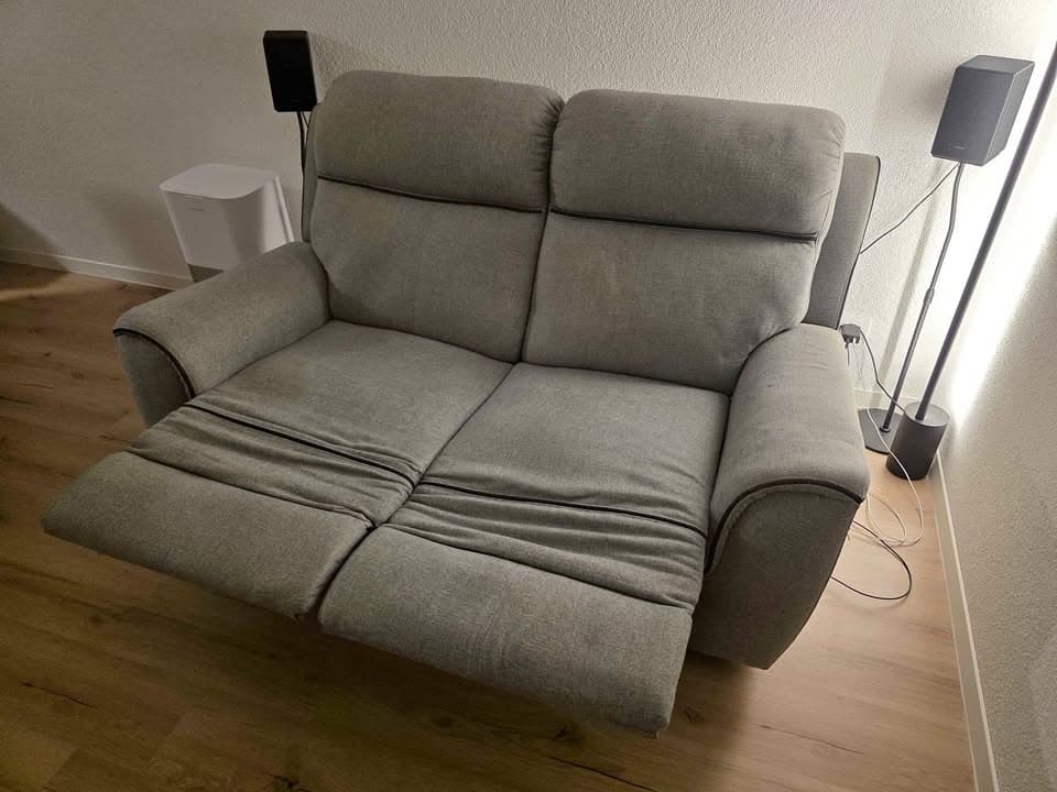 Sofa 2-Sitzer (Relaxfunktion) GRATIS zum Abholen
