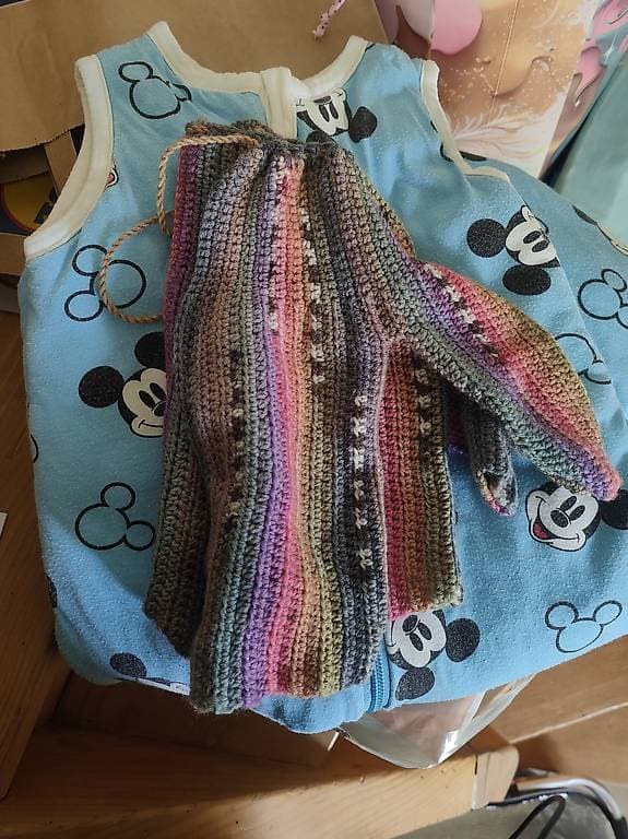 Babykleider Gr.62/68 und Windeln zu verschenken