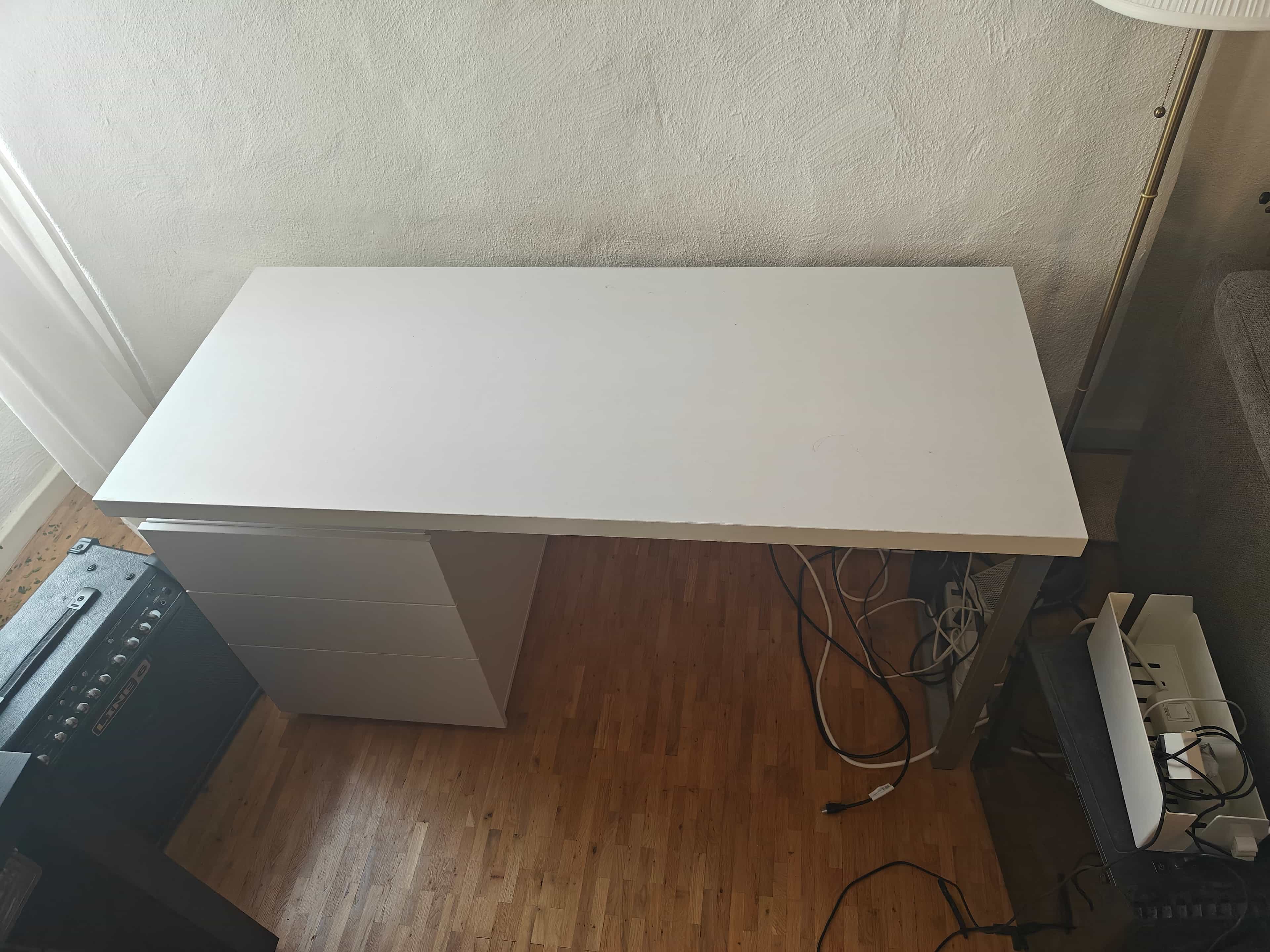Schreibtisch weiss (ikea)