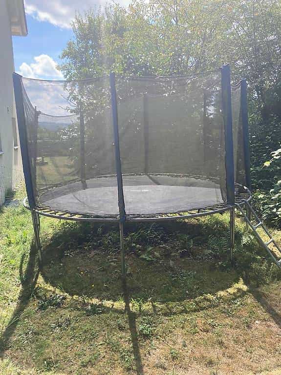 Trampoline à donner