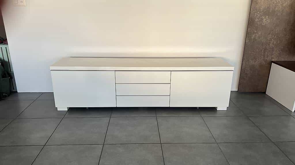 Ikea TV Möbel abzugeben